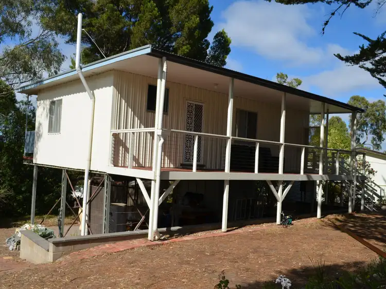 18 Shoreline Drive, Clayton Bay SA 5256
