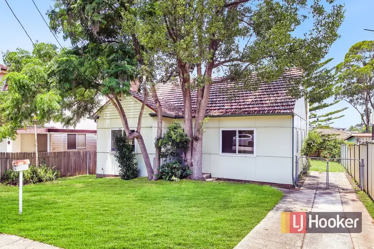 24 Dunbar Ave, Regents Park NSW 2143