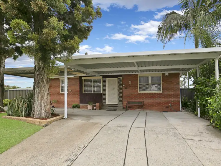 1 Midway Place, Lethbridge Park NSW 2770