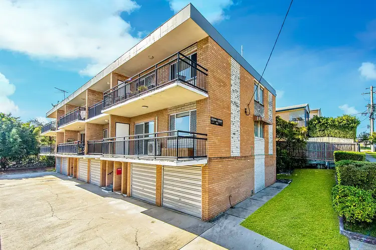 Main view of Homely unit listing, Unit 2/32 Agnes Street, Morningside QLD 4170