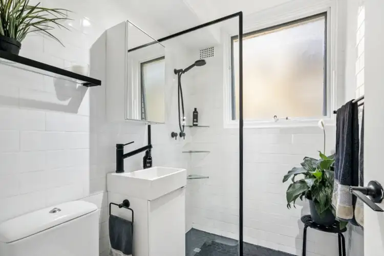 Third view of Homely apartment listing, 2/15 Stuart Street, Collaroy NSW 2097