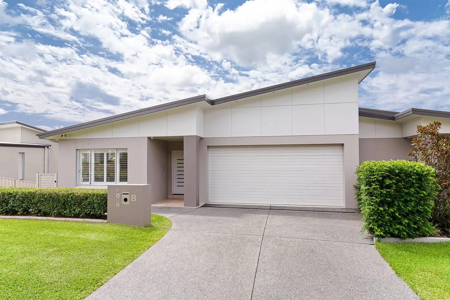 Main view of Homely semi-detached listing, 4b Rani Close, Speers Point NSW 2284
