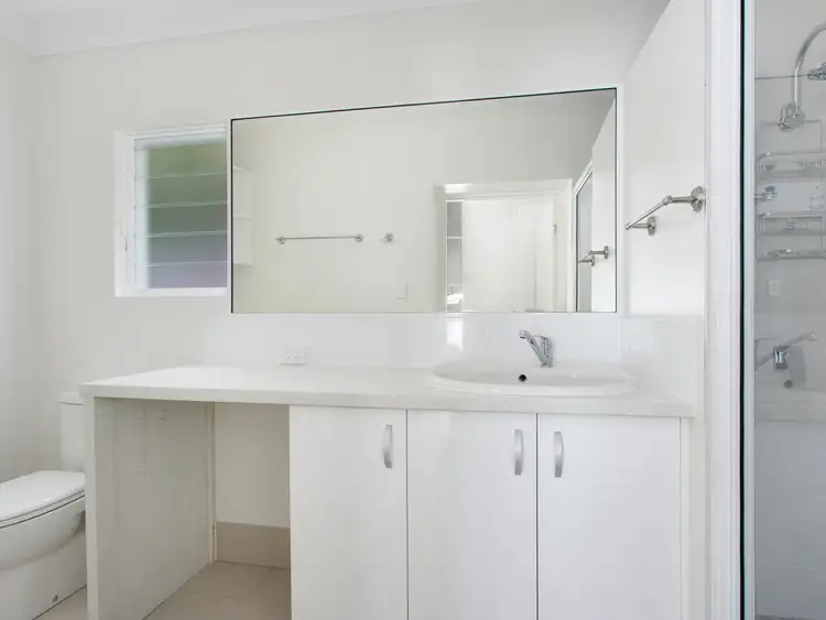 Sixth view of Homely unit listing, 2/35 Upolu Esplanade, Clifton Beach QLD 4879