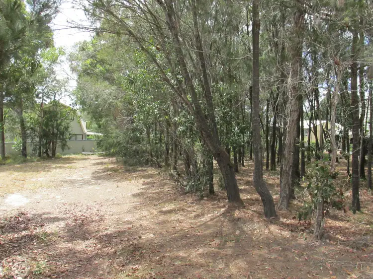 18 Ashton Street, Macleay Island QLD 4184