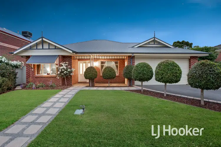 23 St Leonard Way, Pakenham VIC 3810