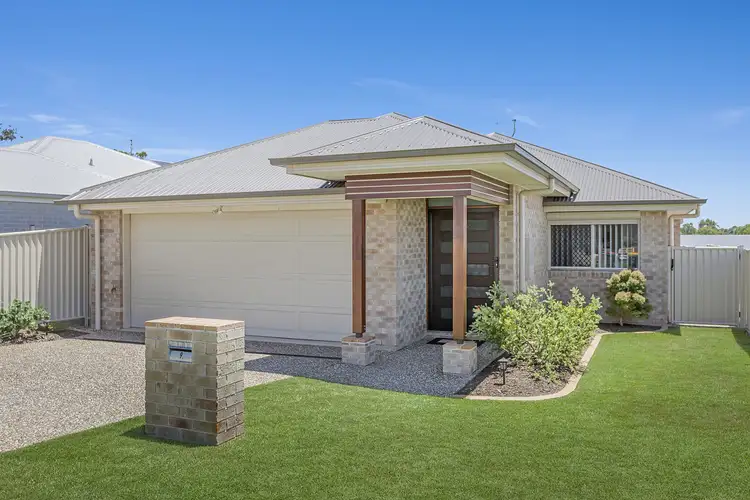 9 Isla Avenue, Redland Bay QLD 4165