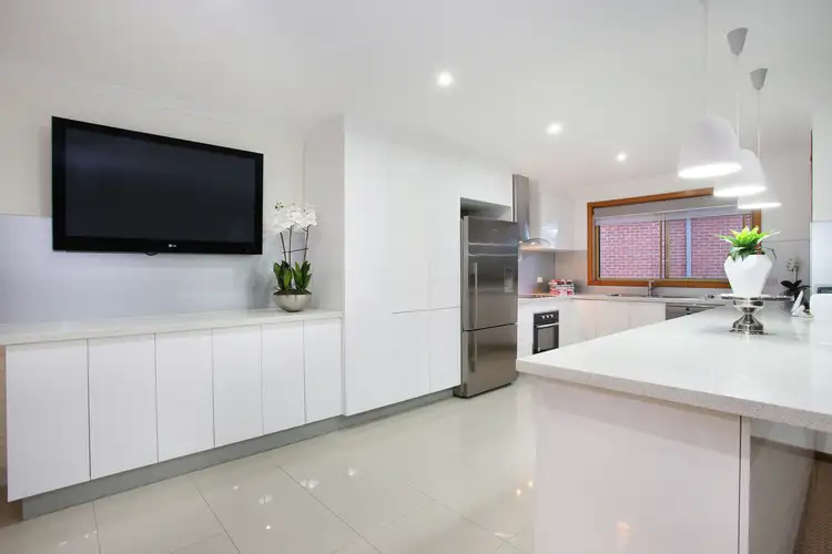 Sixth view of Homely house listing, 11 Evonne Court, Endeavour Hills VIC 3802
