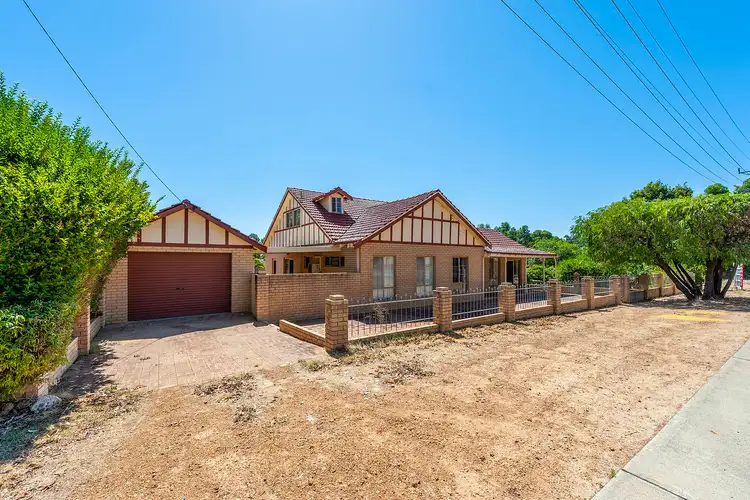 28 Boonooloo Road, Kalamunda WA 6076
