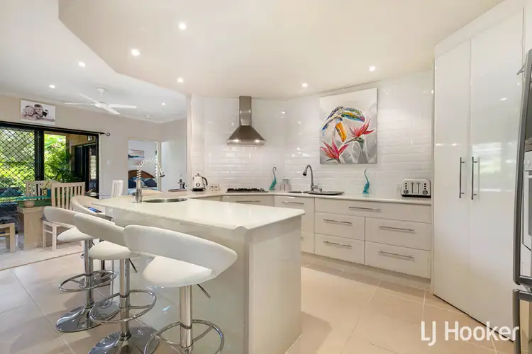 19 Moonah Street, Coochiemudlo Island QLD 4184