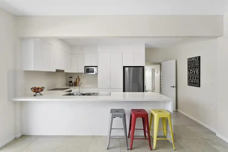 84 Macquarie st, Chifley NSW 2036