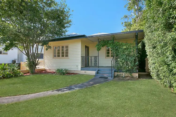 9 Stimpson Street, Fairfield QLD 4103