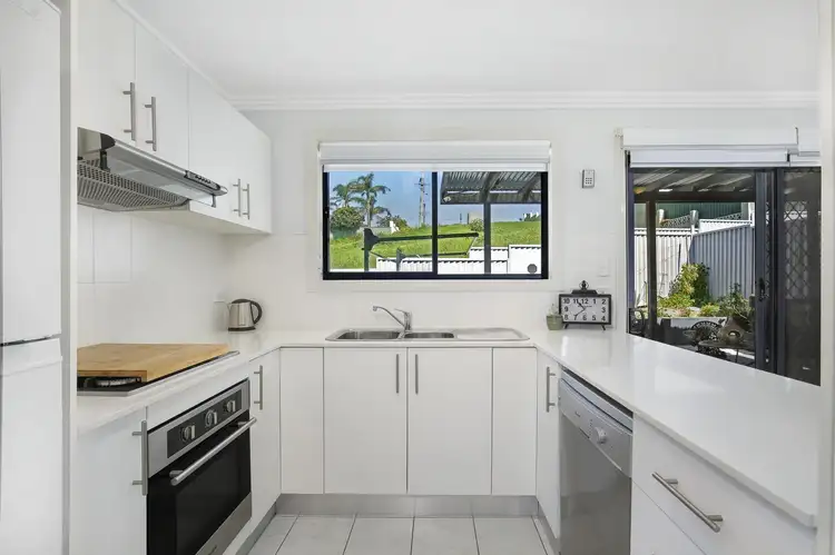 Second view of Homely townhouse listing, 5/15 Hingston Close, Lake Heights NSW 2502