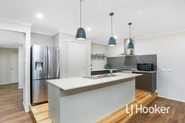 Third view of Homely house listing, 7 Greenway Drive, Pakenham VIC 3810