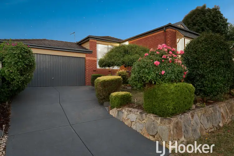 Second view of Homely house listing, 8 Villawood Place, Berwick VIC 3806