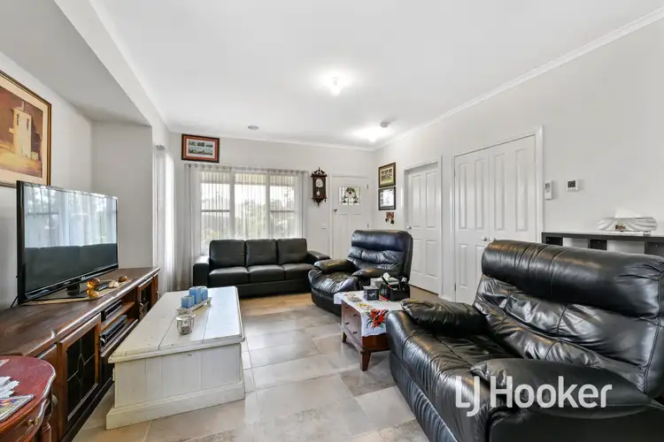 Fourth view of Homely unit listing, 1/7 Elrona Court, Pakenham VIC 3810