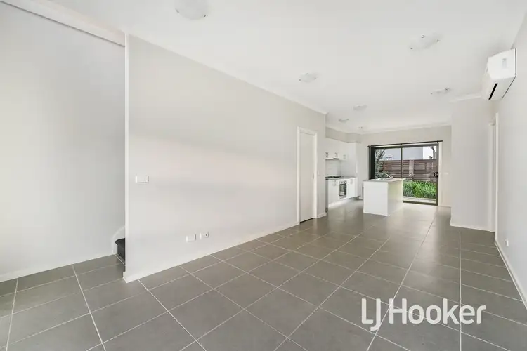 Fifth view of Homely house listing, 27 Onyx Crescent, Officer VIC 3809