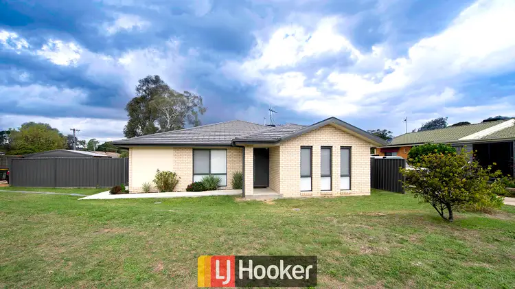 4 Sims Place, Kambah ACT 2902