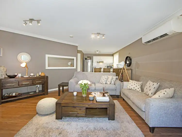 2/236 Cresthaven Avenue, Bateau Bay NSW 2261