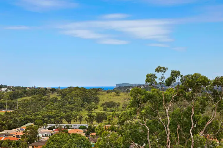 8 Valley View Road, Bateau Bay NSW 2261