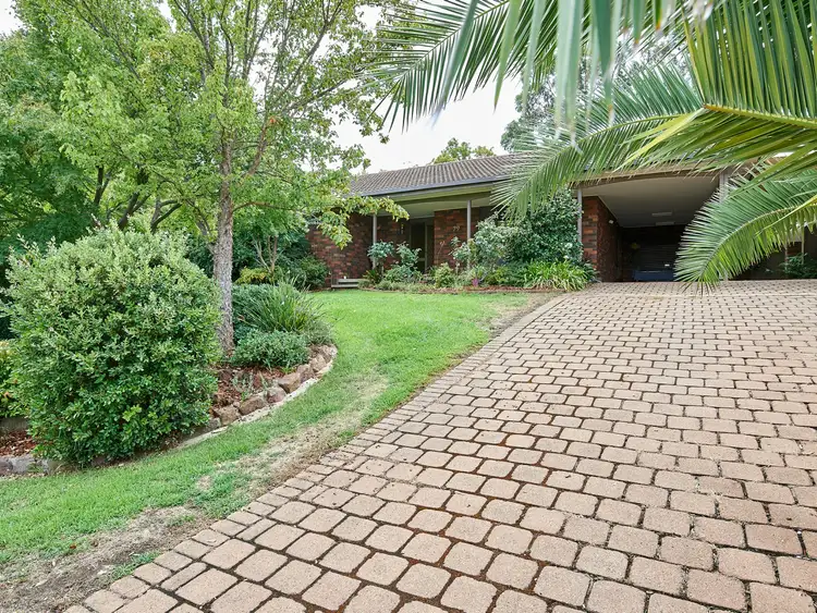 79 Simkin Crescent, Kooringal NSW 2650