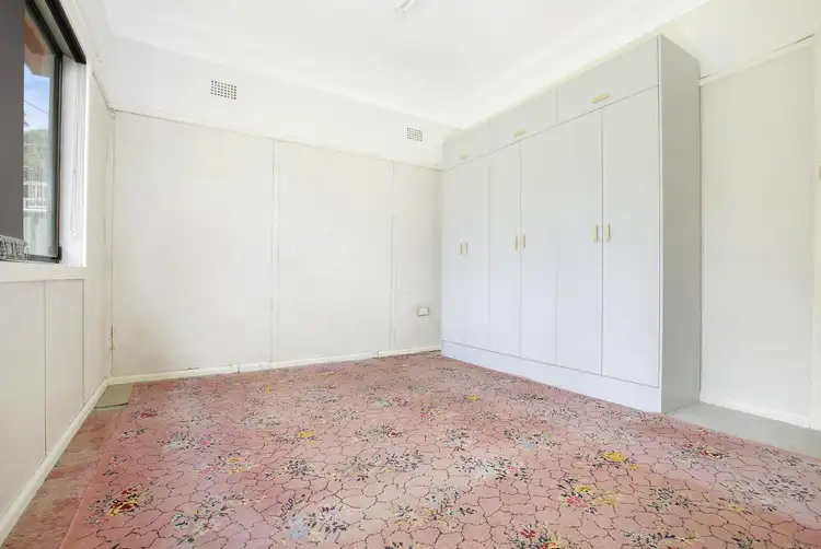 Fifth view of Homely house listing, 10 Kirrang Avenue, Mangerton NSW 2500