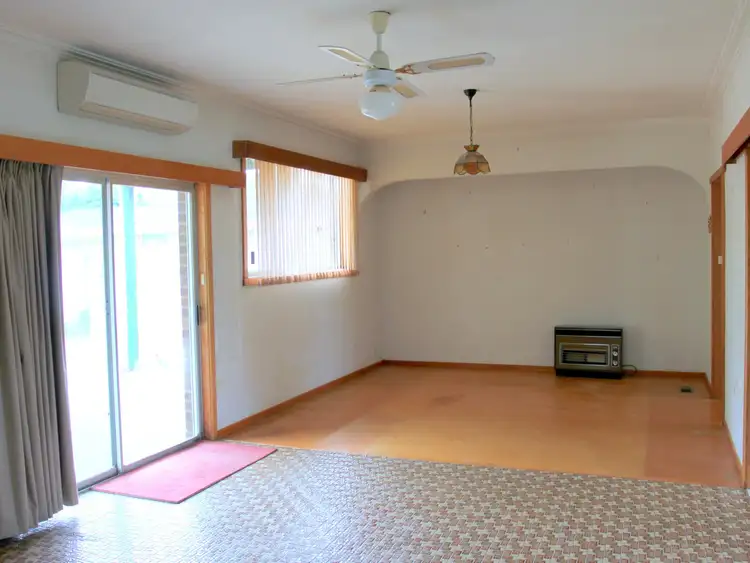 Second view of Homely house listing, 5 Vickery Street, Alexandra VIC 3714