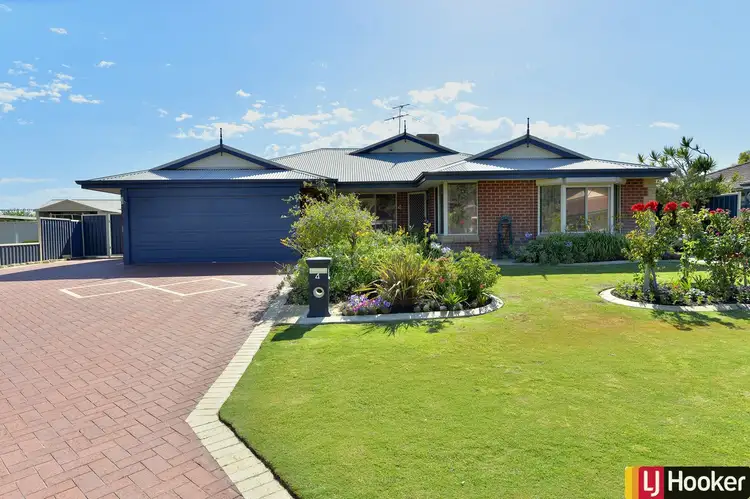 4 Brampton Place, Meadow Springs WA 6210