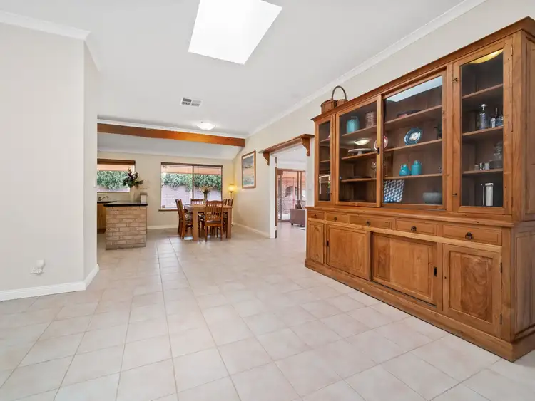 Sixth view of Homely house listing, 2 Browallia Close, Canning Vale WA 6155