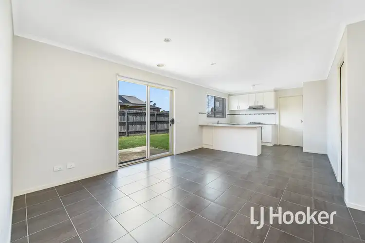 Fifth view of Homely house listing, 11 Sweet Pea Drive, Pakenham VIC 3810