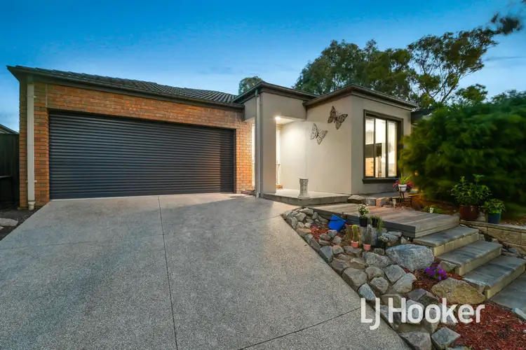 2 Huron Parkway, Pakenham VIC 3810