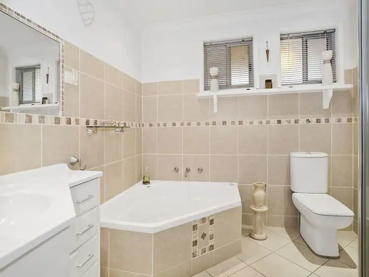 Fifth view of Homely house listing, 105 Iola Avenue, Farmborough Heights NSW 2526