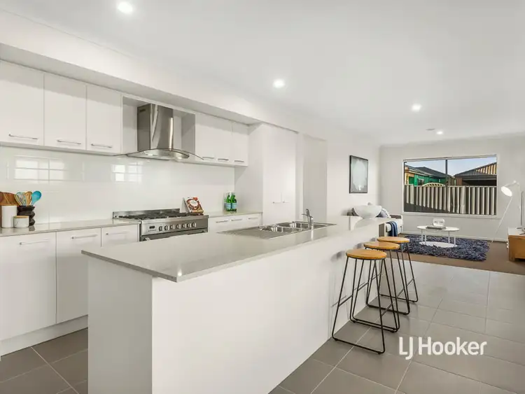 Second view of Homely house listing, 17 Inglewood Drive, Werribee VIC 3030