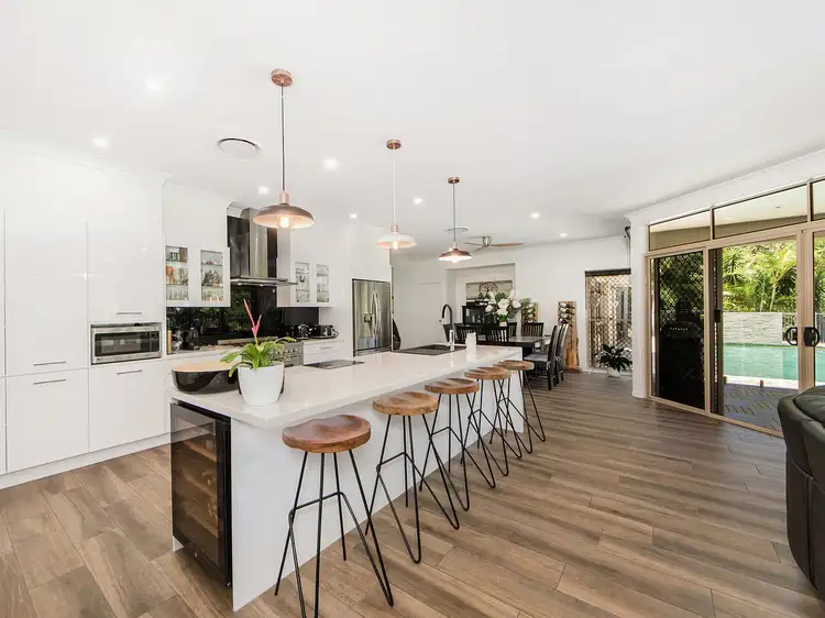 13 Des Quinlan Crescent, Tallebudgera QLD 4228