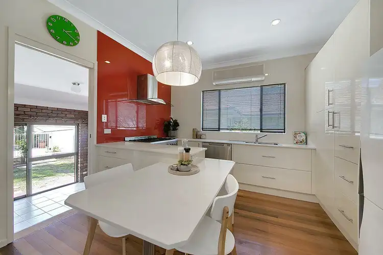 16 Otaki Road, Yeronga QLD 4104