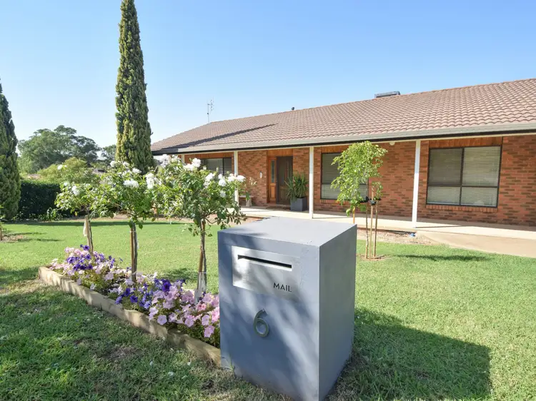6 Hardy Avenue, Young NSW 2594