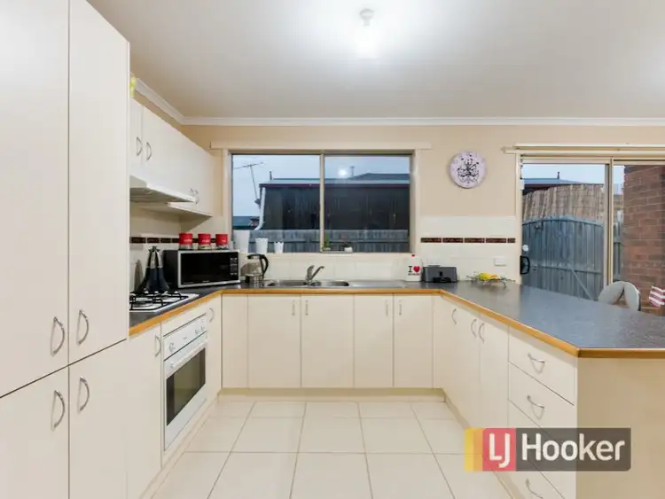 Fifth view of Homely house listing, 6 Kismet Close, Cranbourne West VIC 3977