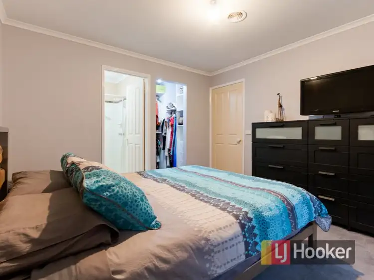 Seventh view of Homely house listing, 6 Kismet Close, Cranbourne West VIC 3977