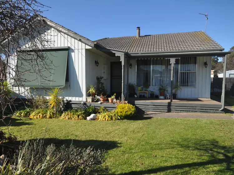 17 Davies Street, Bairnsdale VIC 3875