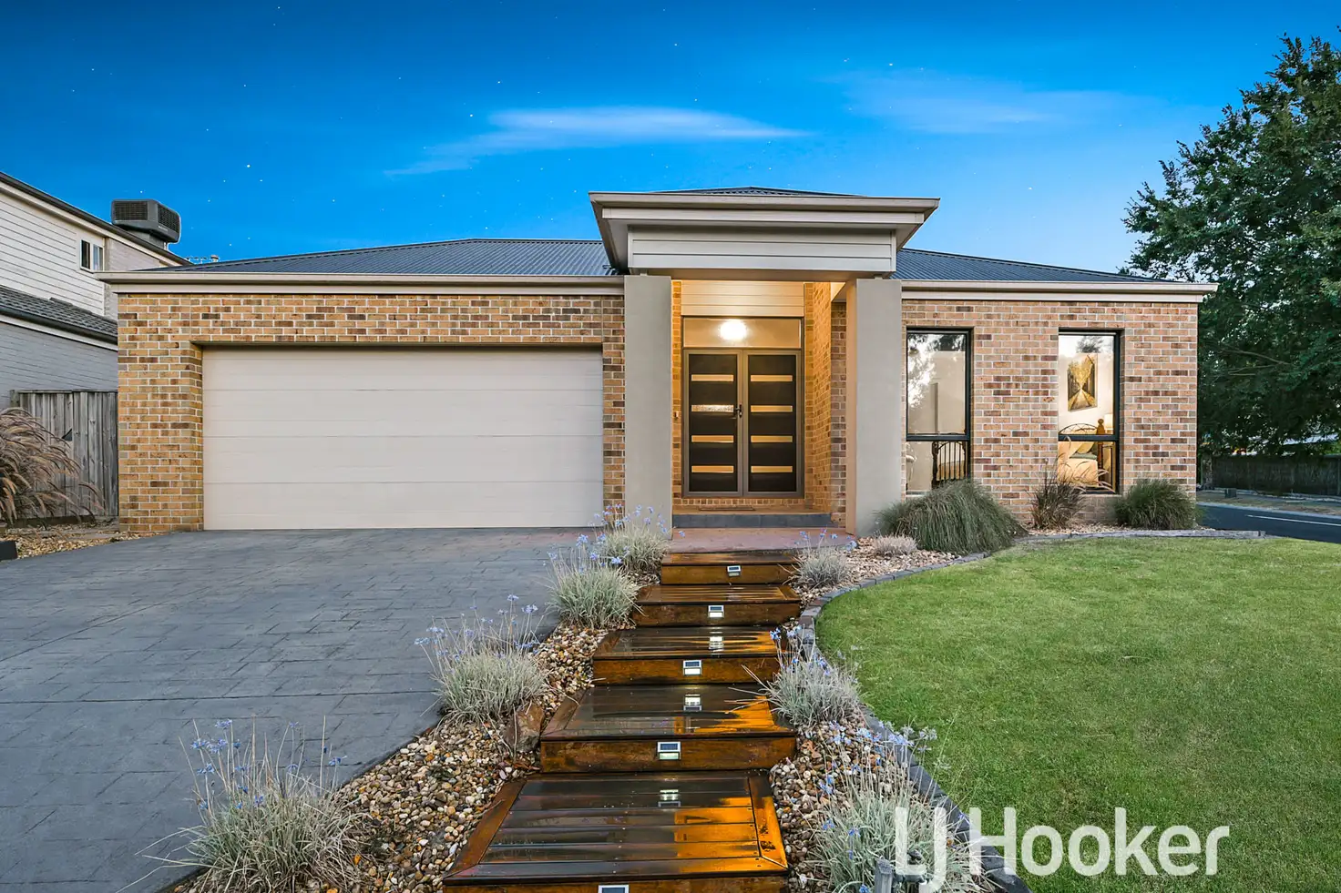Main view of Homely house listing, 32 Bridgewater Boulevard, Berwick VIC 3806