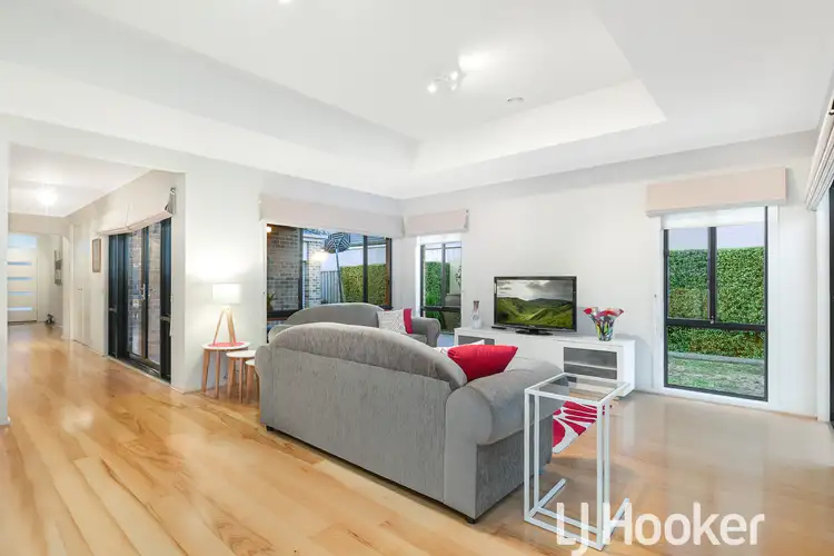 Fifth view of Homely house listing, 32 Bridgewater Boulevard, Berwick VIC 3806