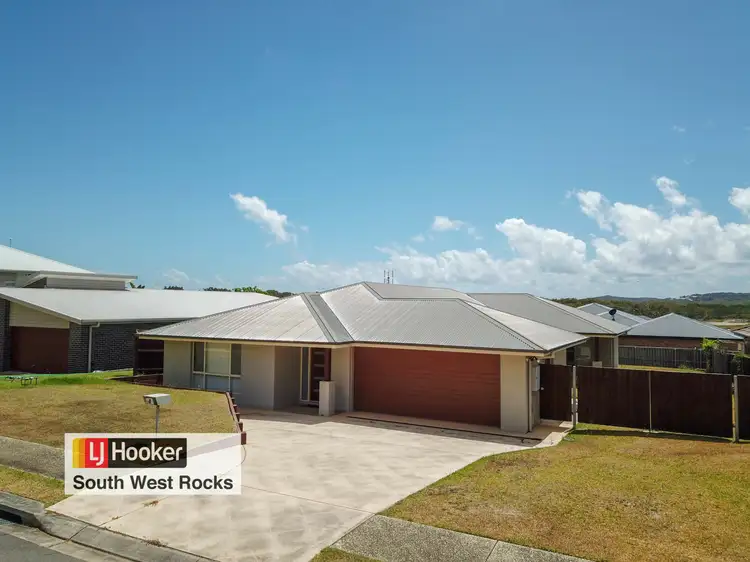 8 Rosedale Avenue, South West Rocks NSW 2431