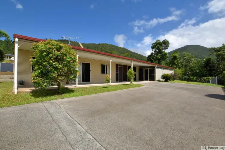 35 Pease Street, Tully QLD 4854