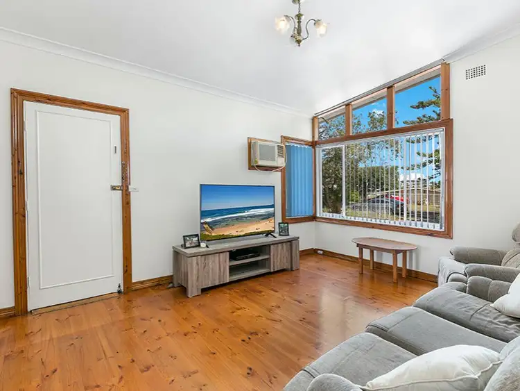 Fifth view of Homely house listing, 11 Jan Close, Caves Beach NSW 2281