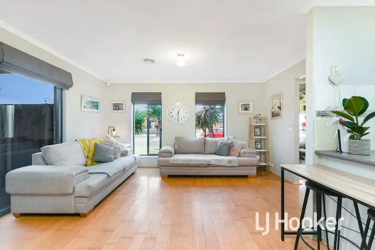 Third view of Homely house listing, 21 Mallee Circuit, Pakenham VIC 3810