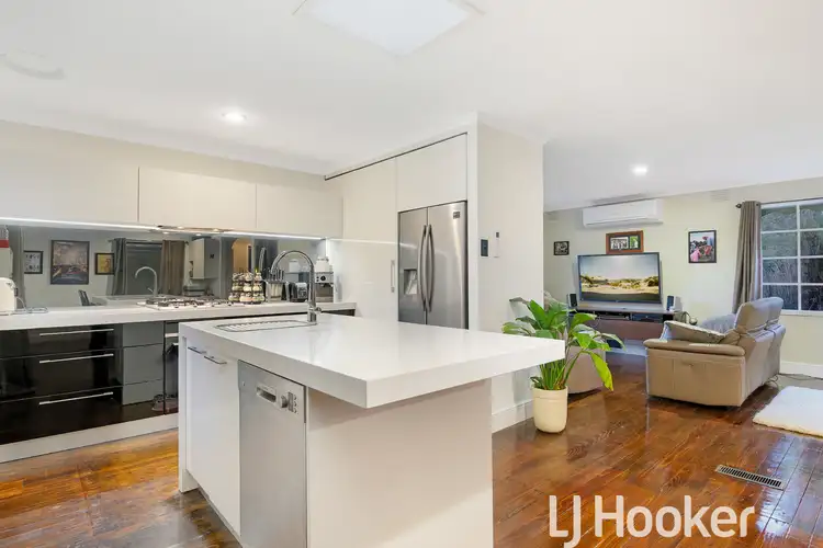 Fifth view of Homely house listing, 4 Broxburn Court, Berwick VIC 3806