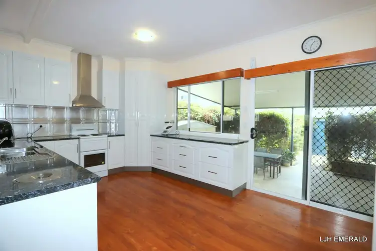 22 Sunflower Place, Emerald QLD 4720
