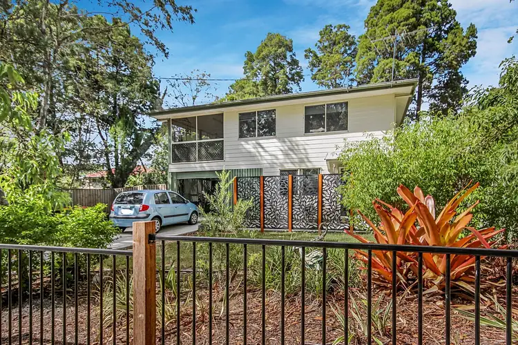 32 James Street, Coochiemudlo Island QLD 4184