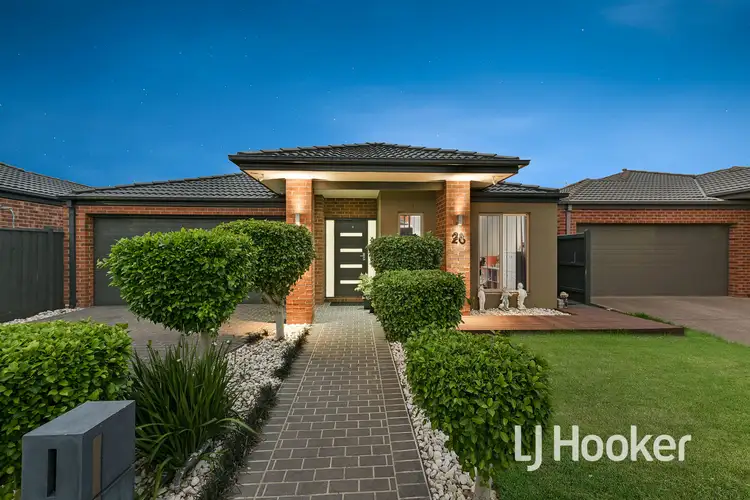 26 Fieldstone Crescent, Cranbourne North VIC 3977