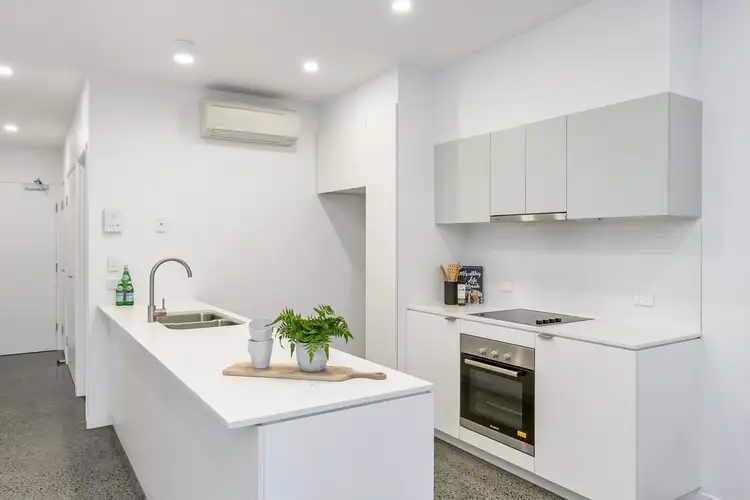 Sixth view of Homely apartment listing, 302/27 Ekibin Road, Annerley QLD 4103