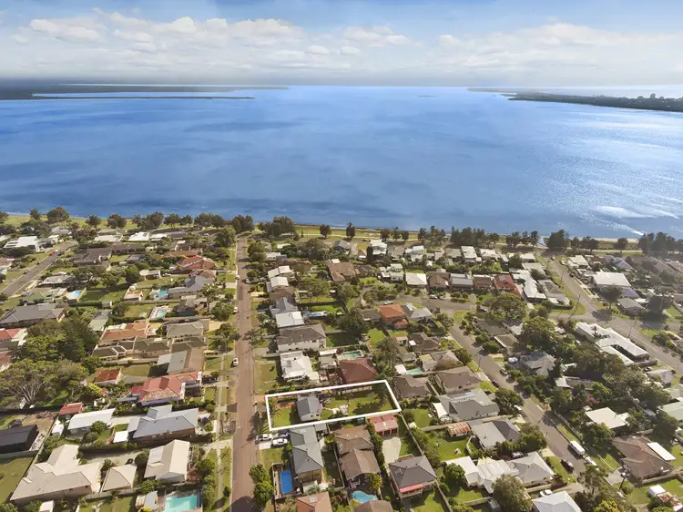 24 Aubrey Street, Killarney Vale NSW 2261